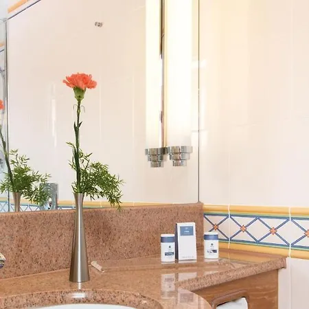 Aja Strandhotel Bansin 호텔 4*